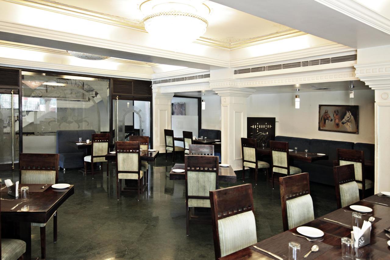 Hotel Oyo 1746 Rnb Select 2*