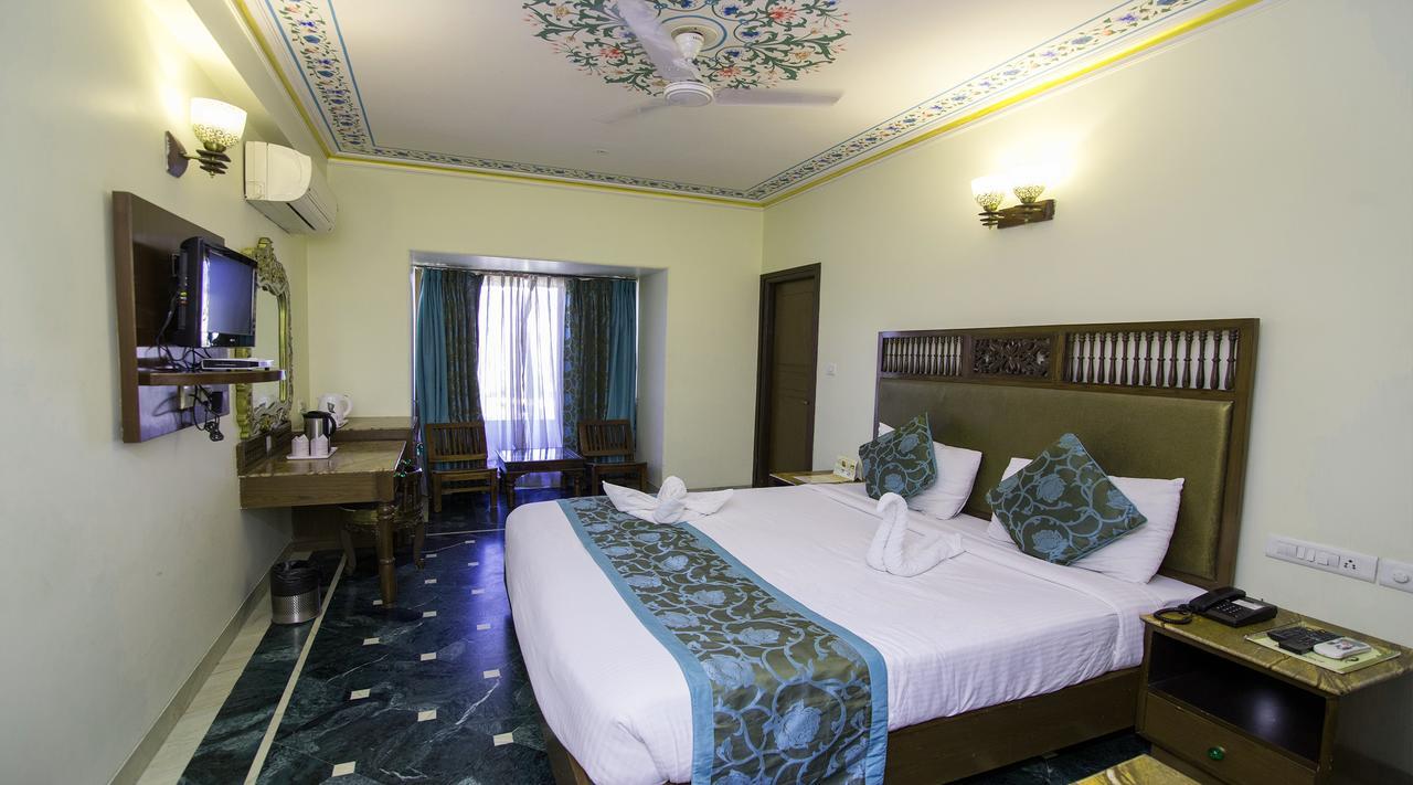 Nahargarh Haveli-near Train Station Metro Hotel