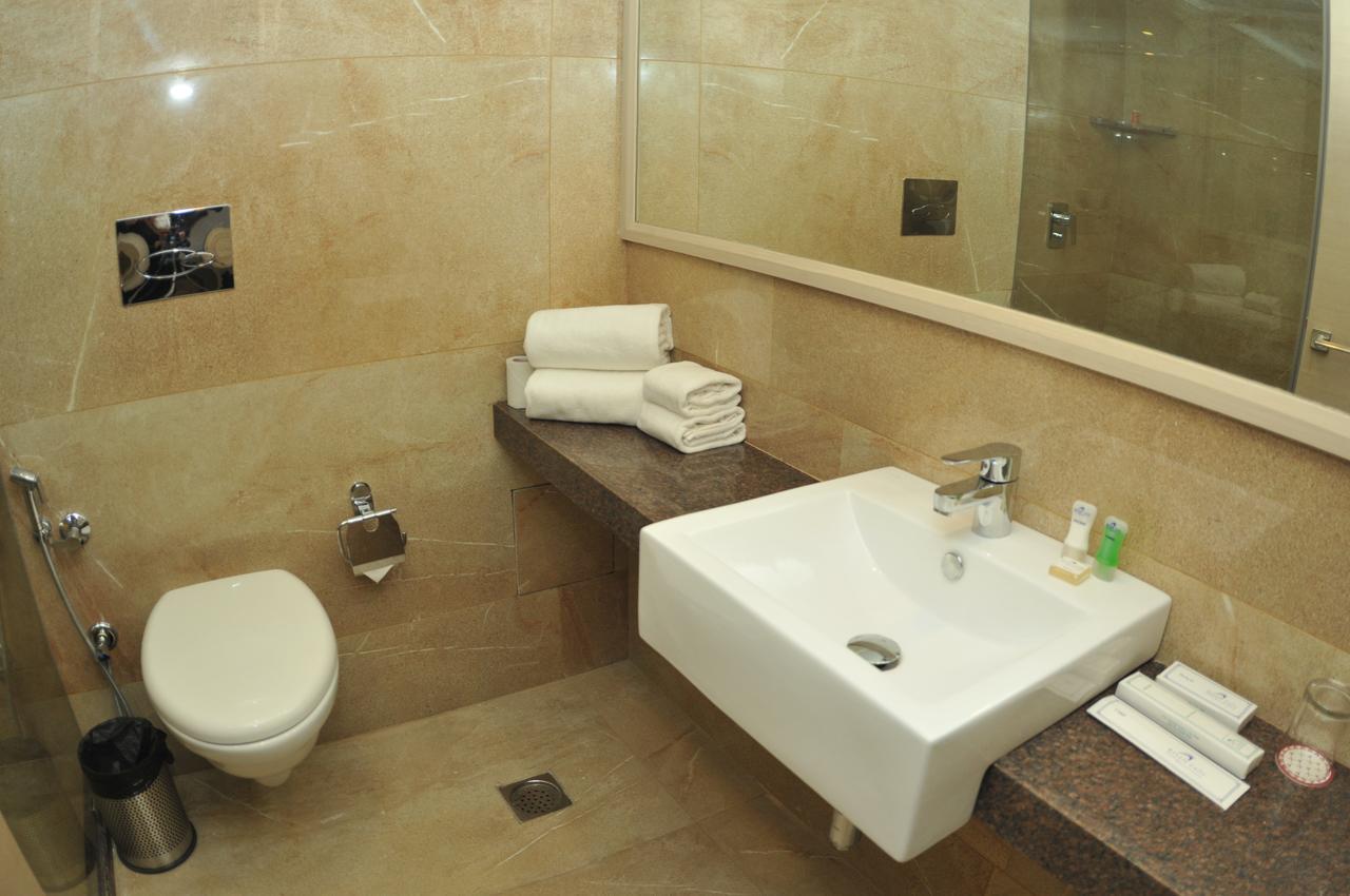 Hotel Royale Lalit 3*