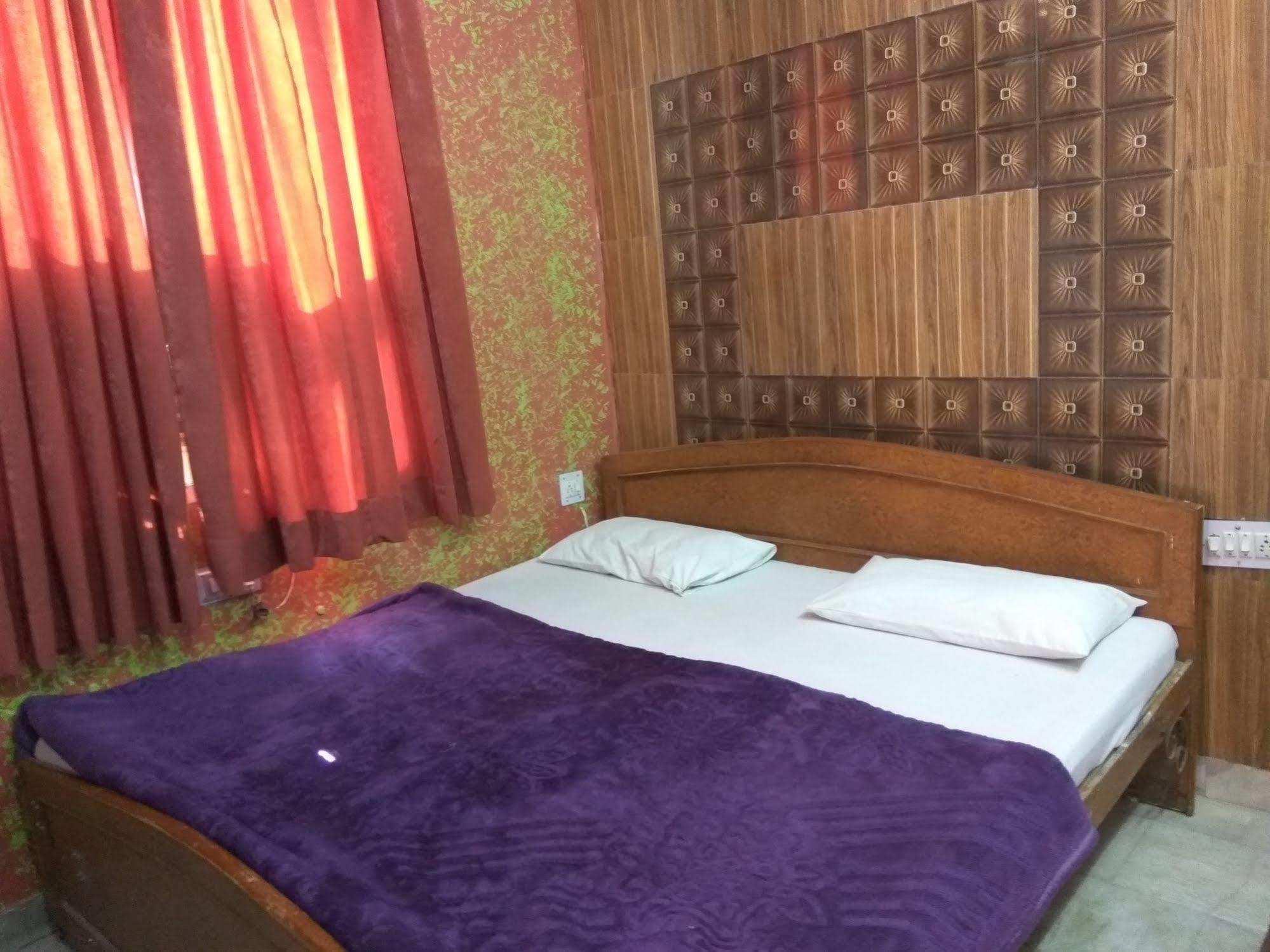 Ganga Kripa Hotel 2*