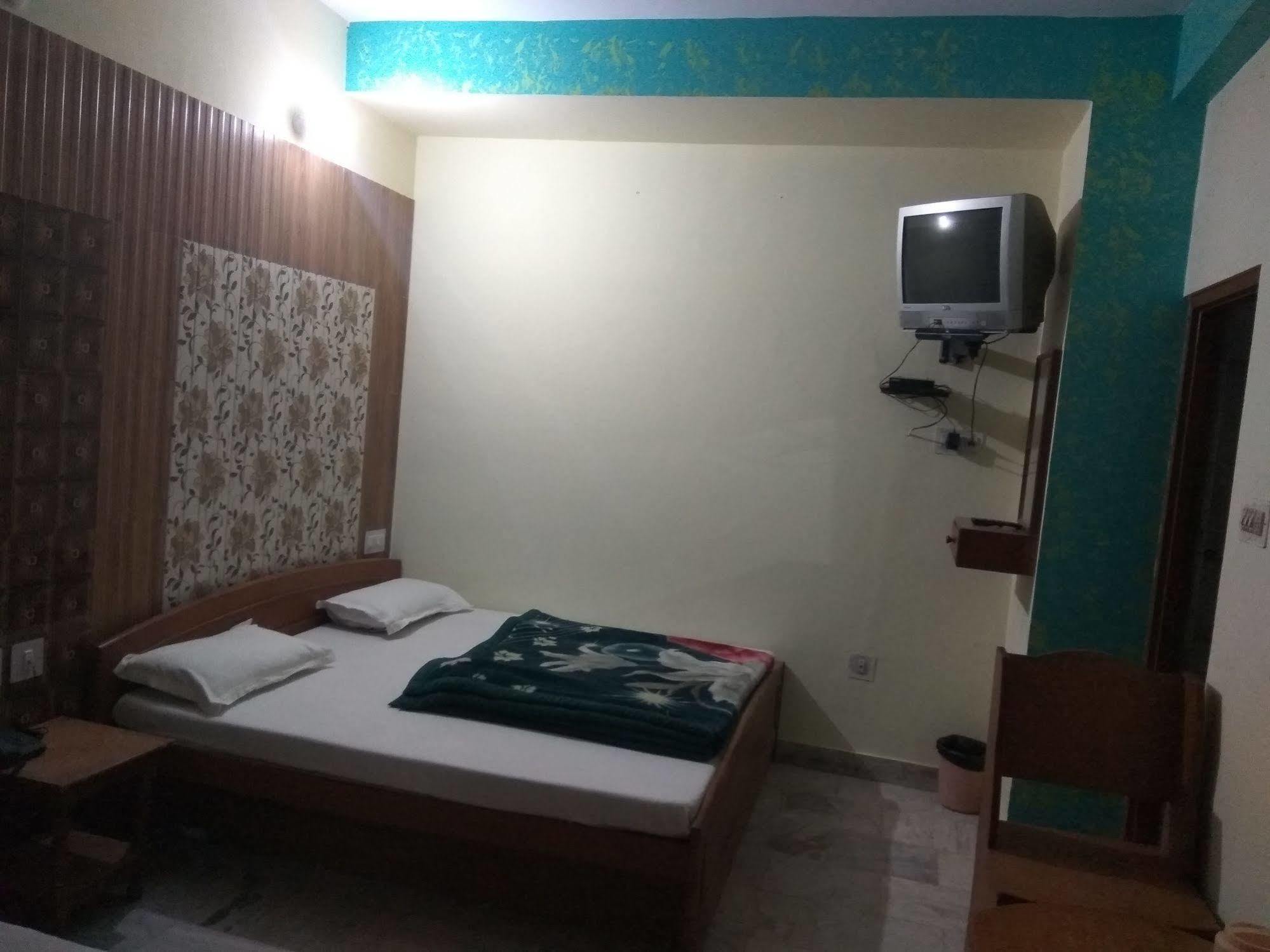 Ganga Kripa Hotel 2*