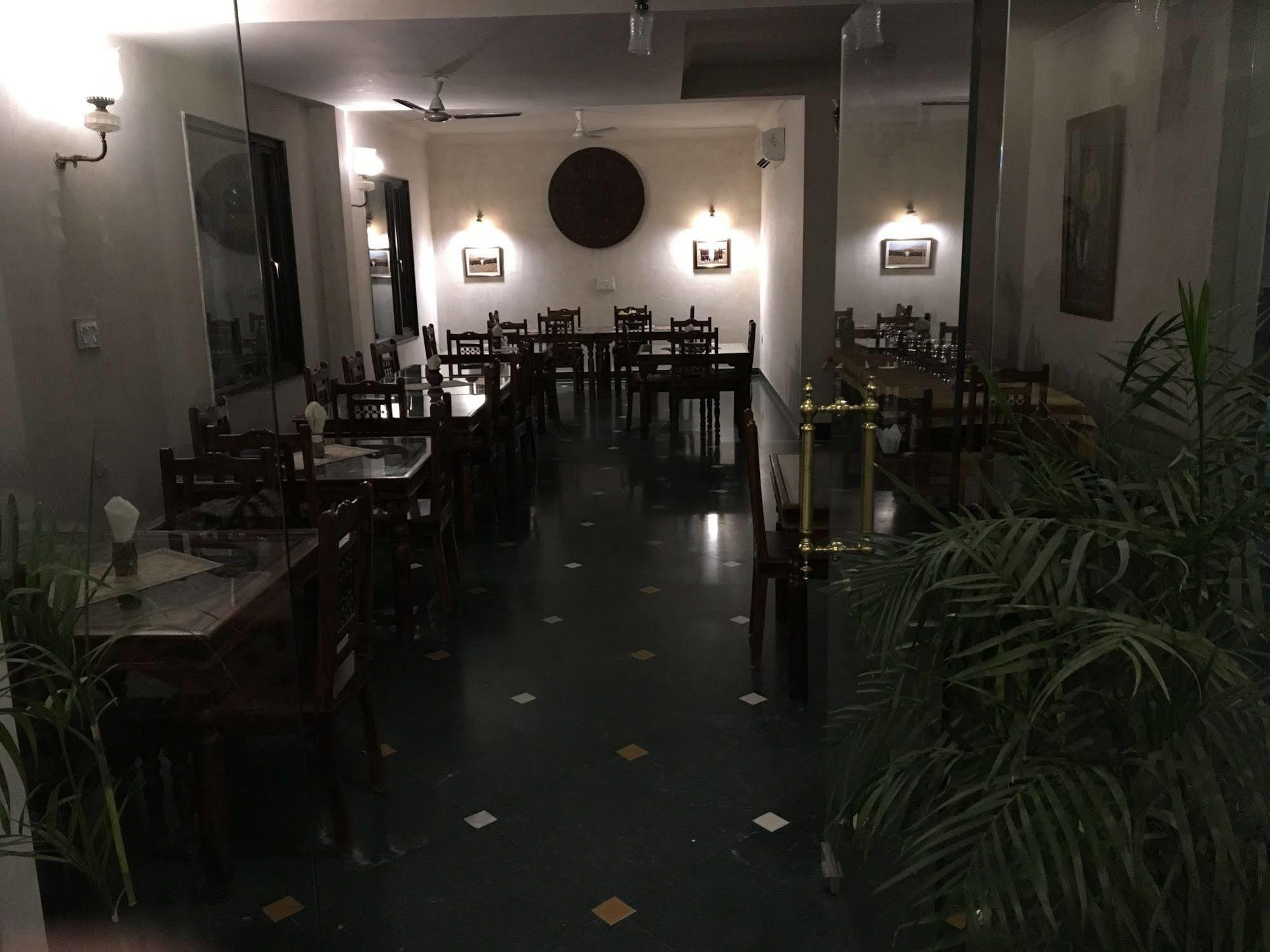 Hotel Rajasthan Palace 3*