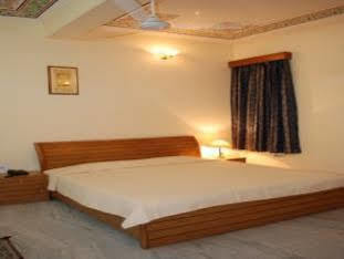 Hotel Treebo Trend Sandhya Shree 3*