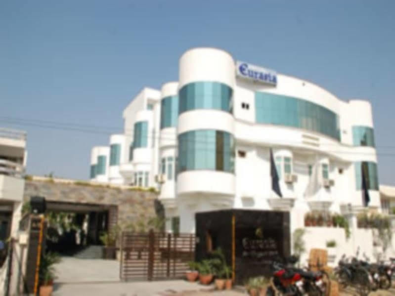 Eurasia Hotel 3*
