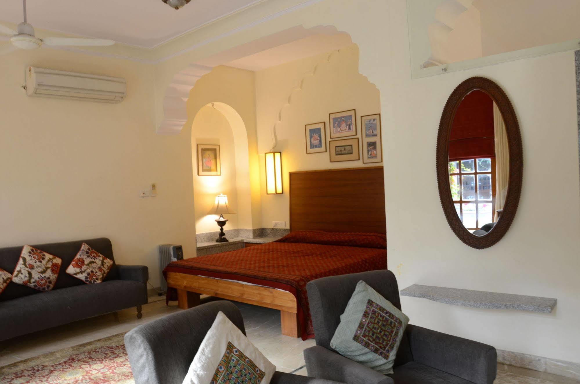 Hotel Meghniwas 3*