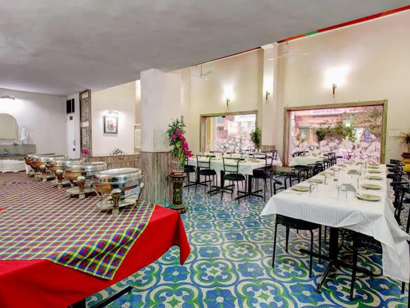 Jaisingh Palace 3*