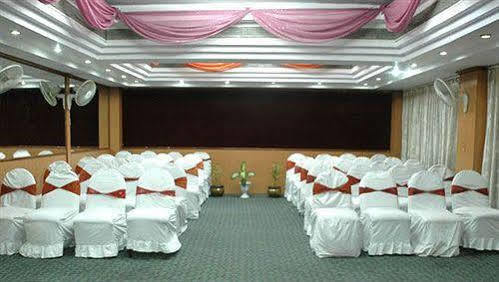 Hotel Oyo 18814 Maya International