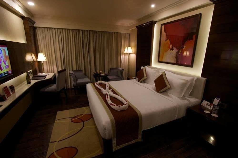 Shakun And 4* Jaipur