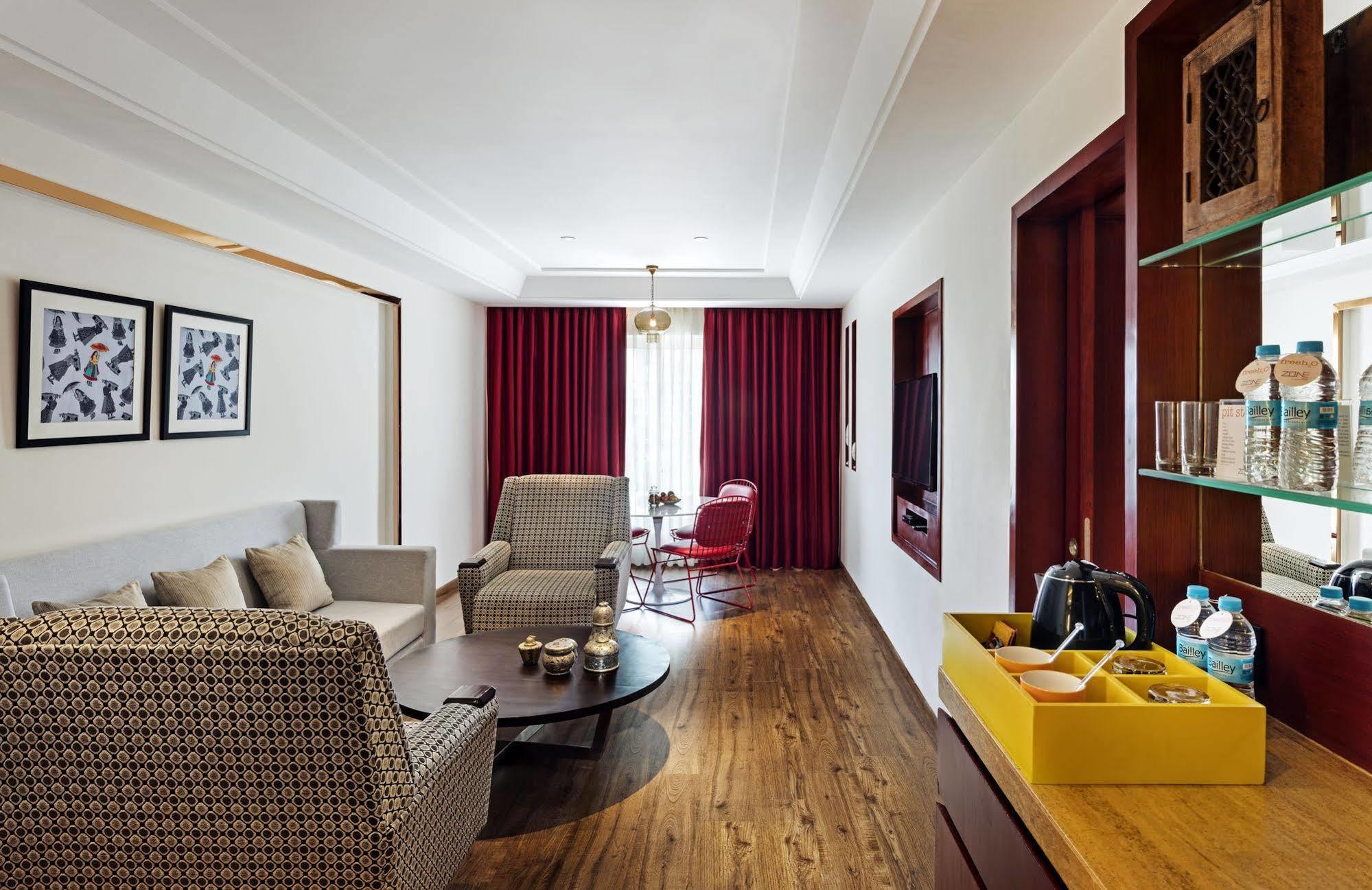 Hotel Zone By The Park , Bani Park 4*