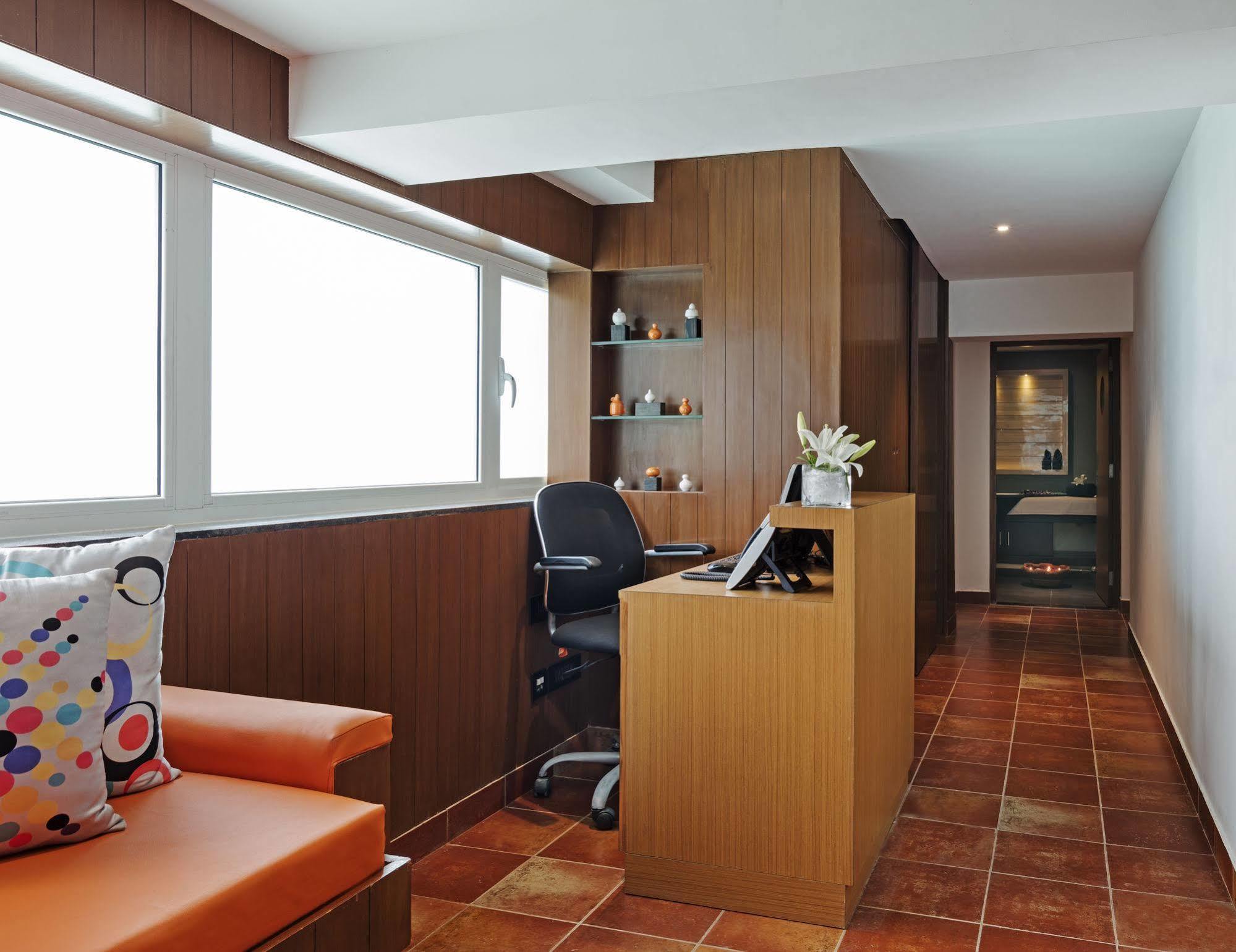Hotel Zone By The Park , Bani Park