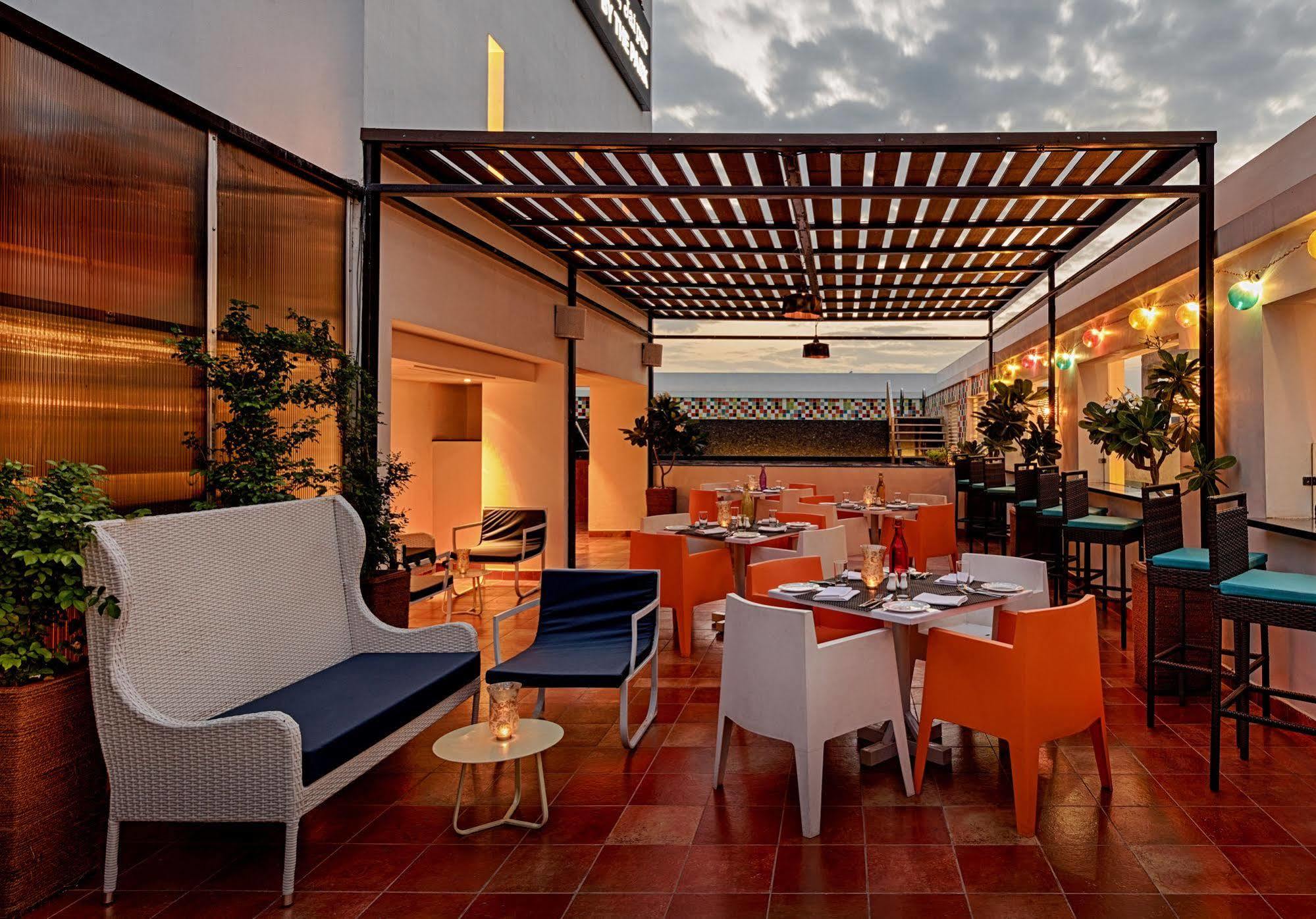 Hotel Zone By The Park , Bani Park