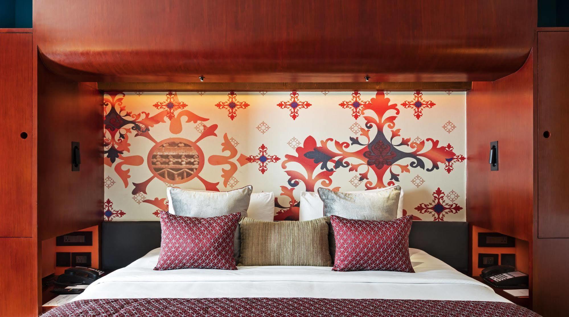 Hotel Zone By The Park , Bani Park 4*