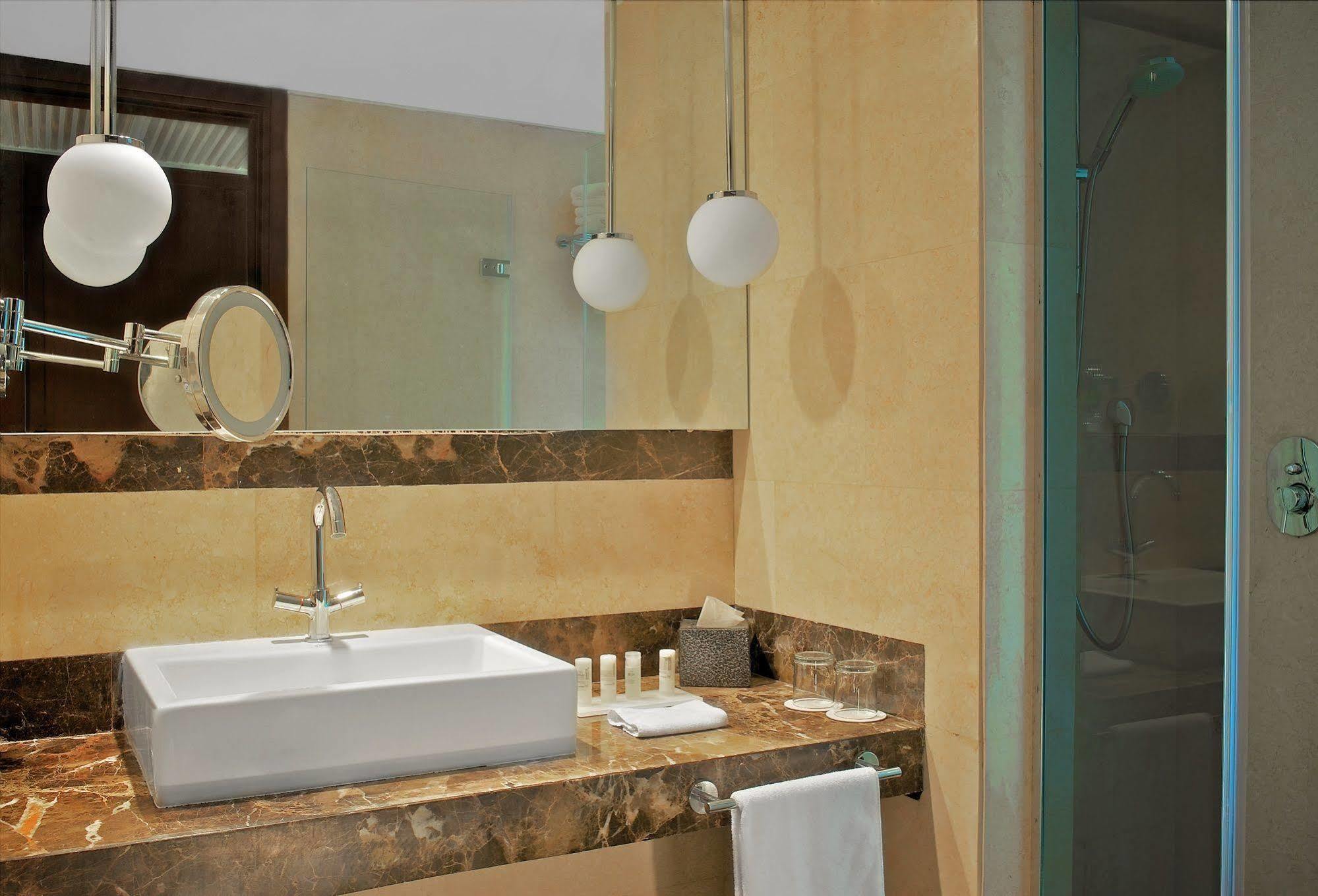Le Meridien &