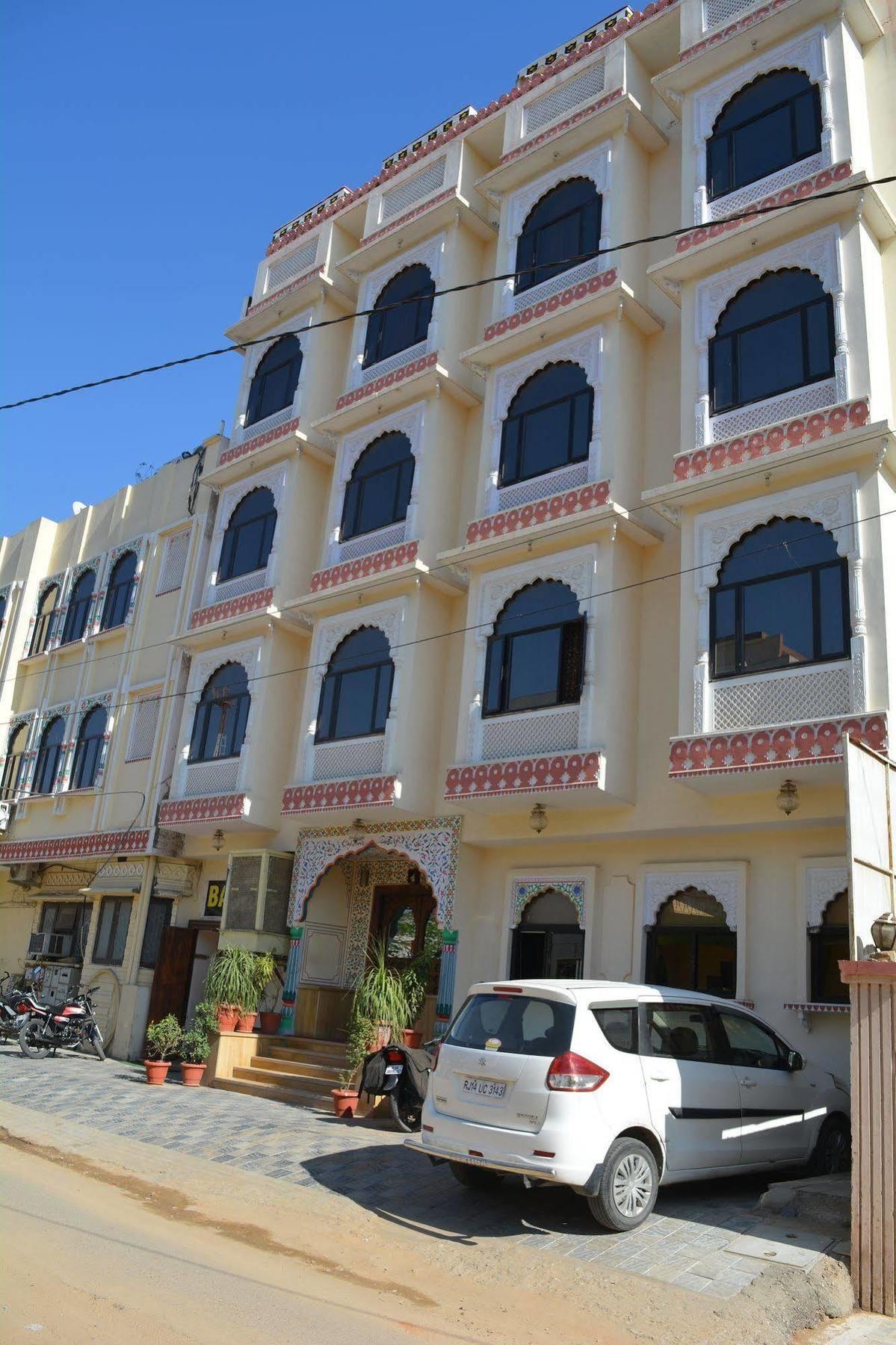 Hotel Laxmi Niwas