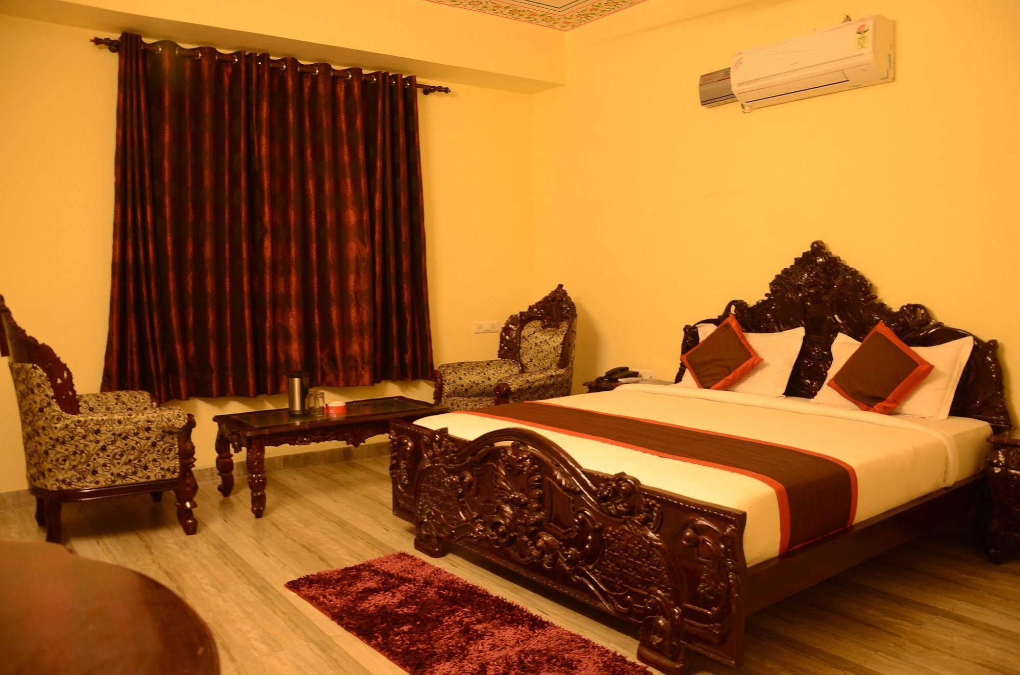 Hotel Laxmi Niwas 3*
