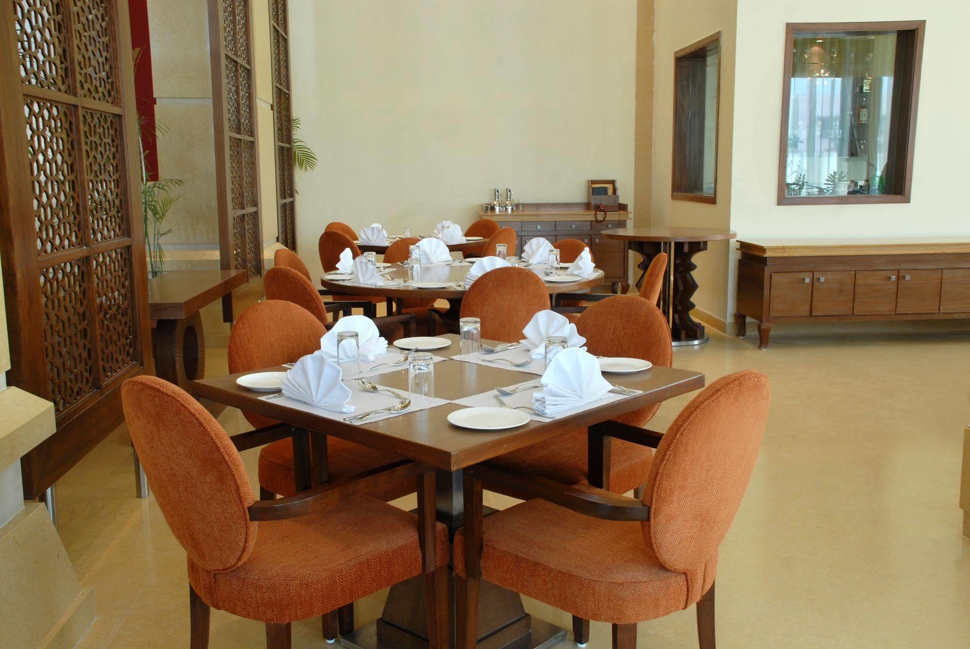 Resort Cambay Grand Kukas