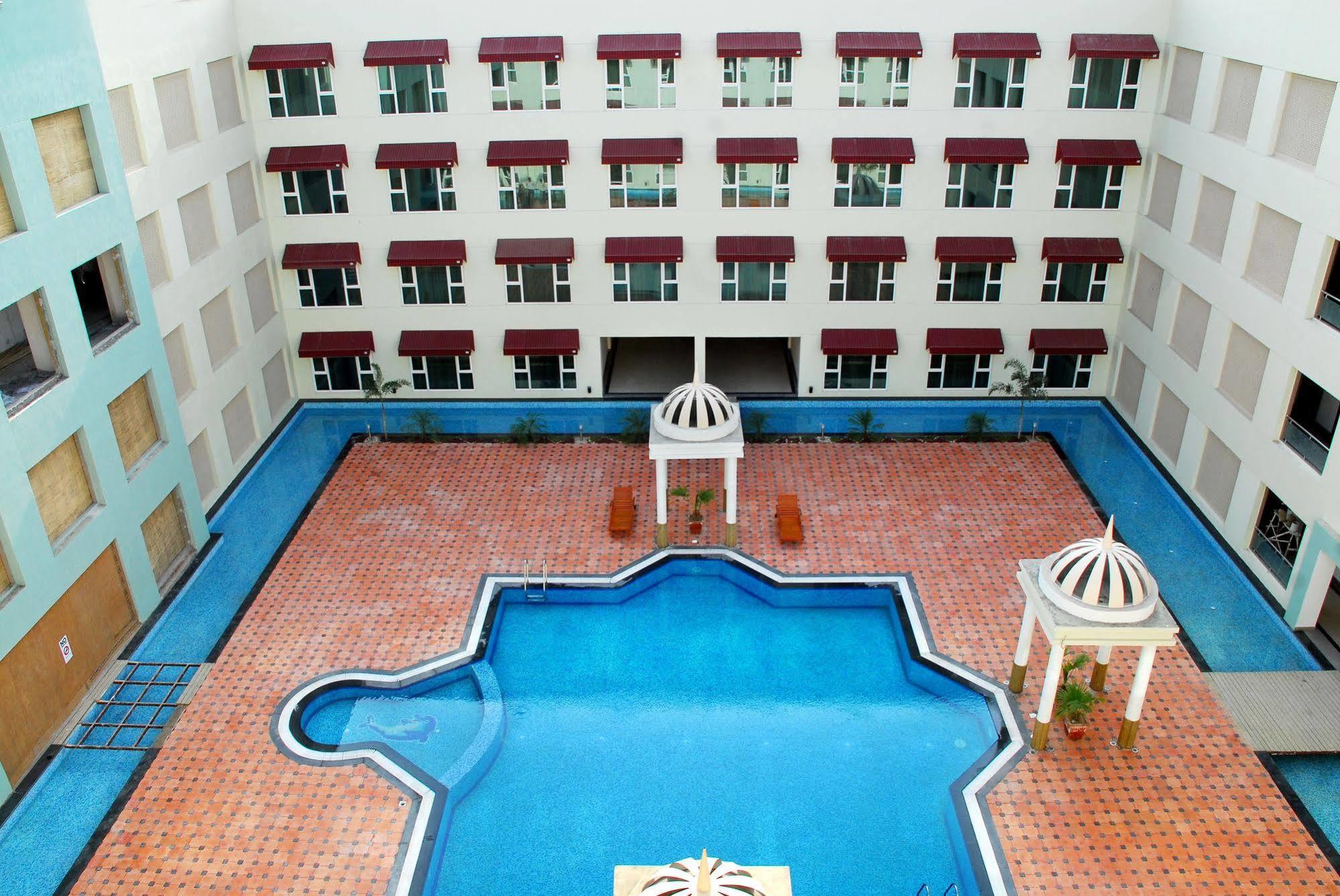 Cambay Grand Kukas Resort 4*