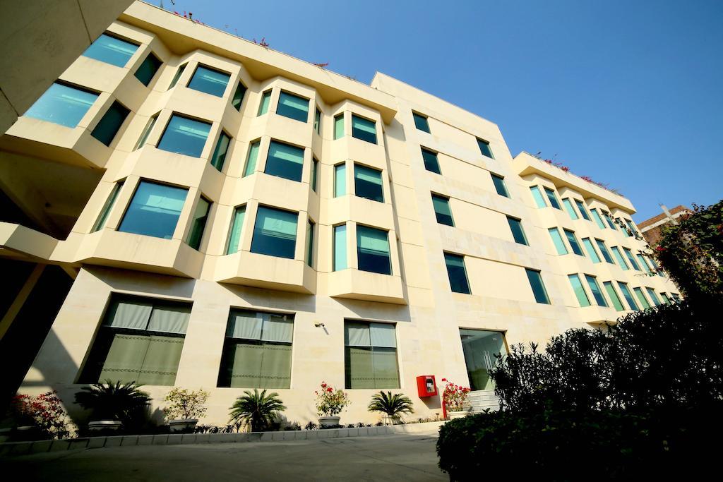 The Lalit Traveller- Airport Hotel 3*