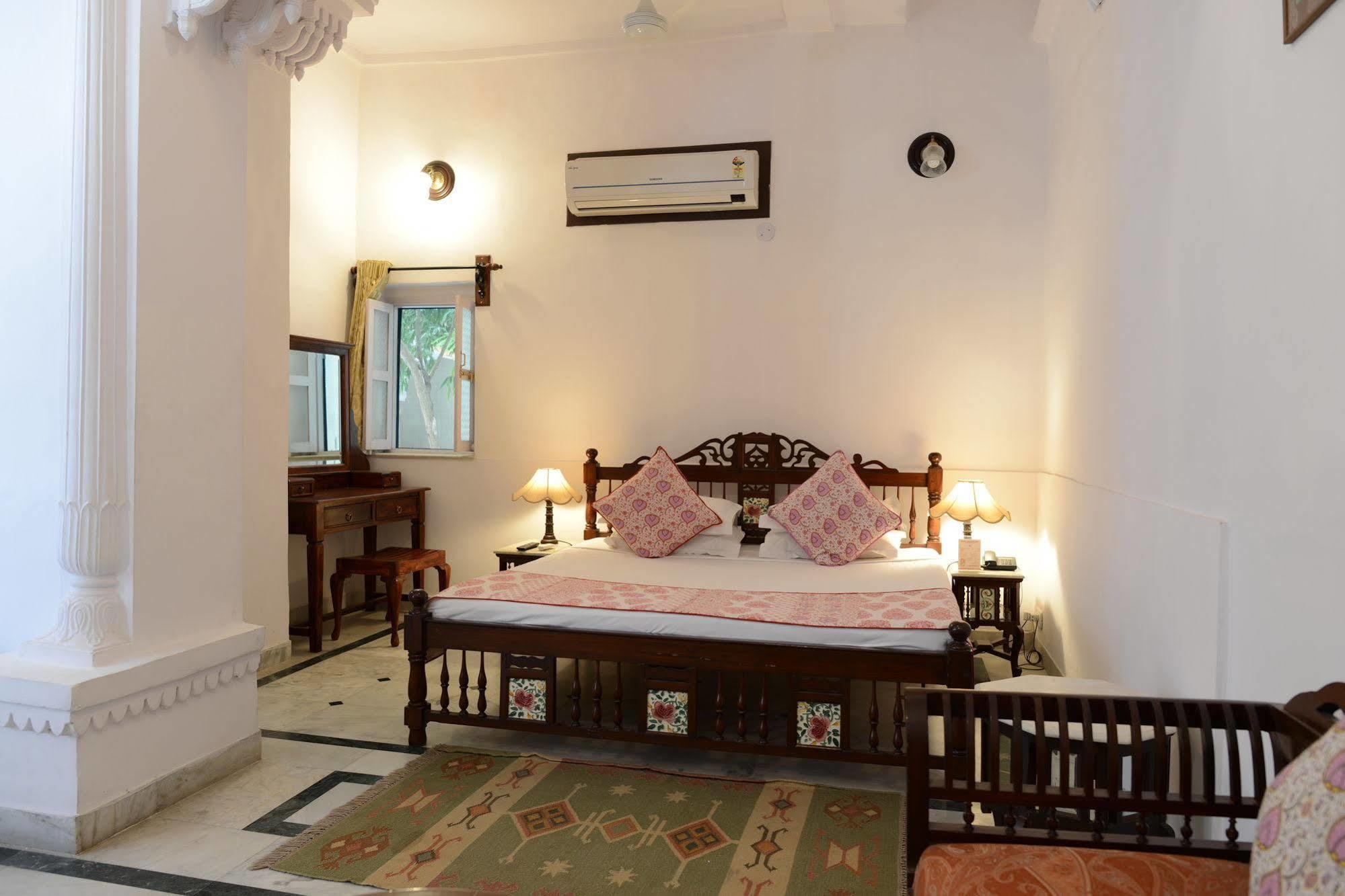 Diggi Palace - A Center Hidden Heritage Gem Hotel 4*