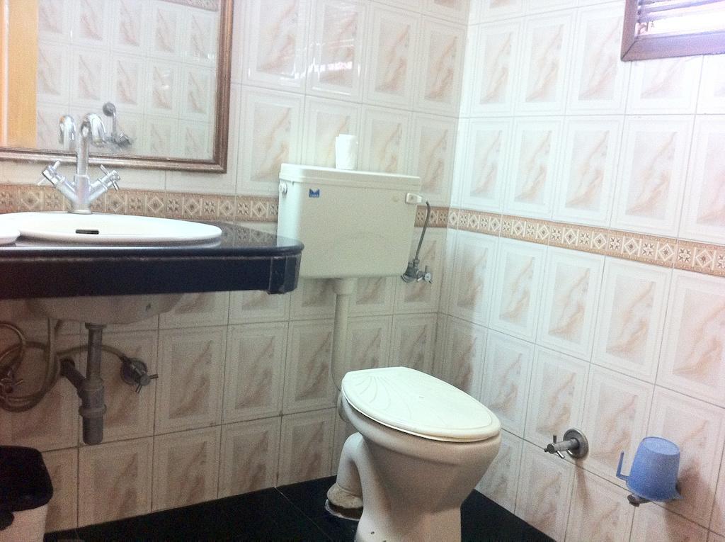 Neelam Hotel 3*