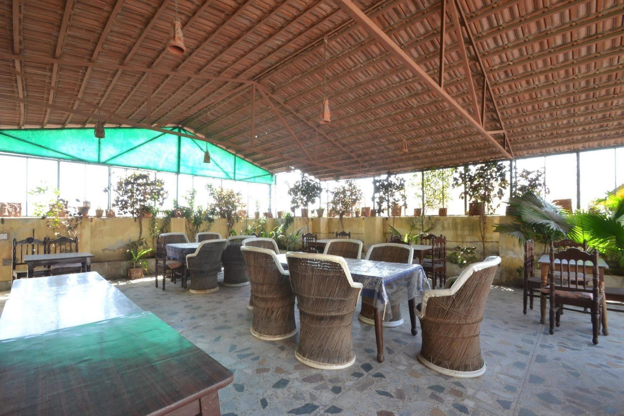 Hotel Rawla Mrignayani Palace