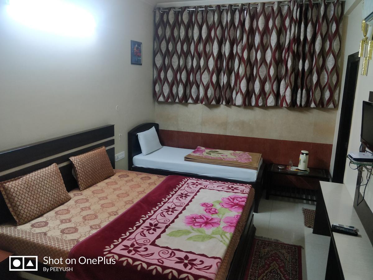 Hotel Jinendra Palace 2*