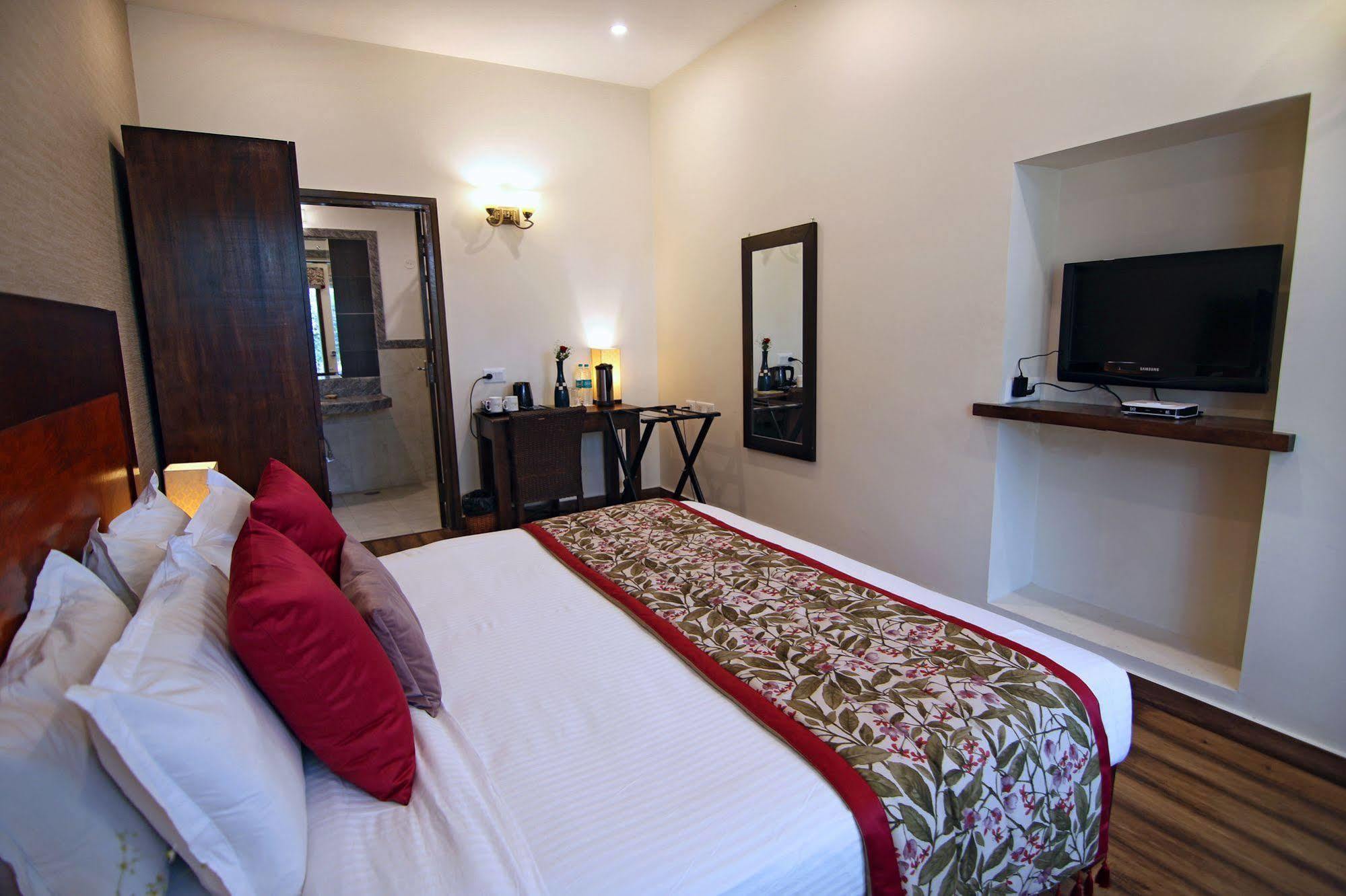 Devraj Niwas Hotel 3*