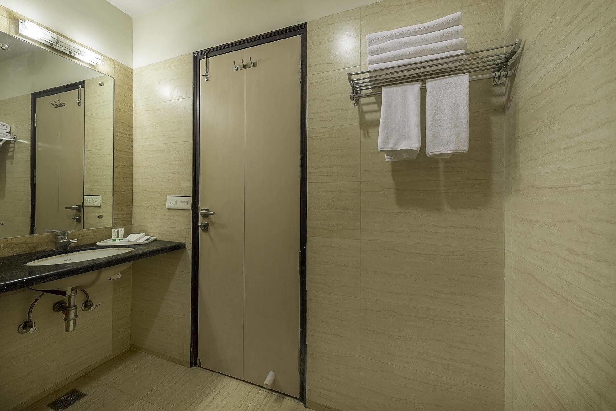 Srinivas The Royal Residence, 5*