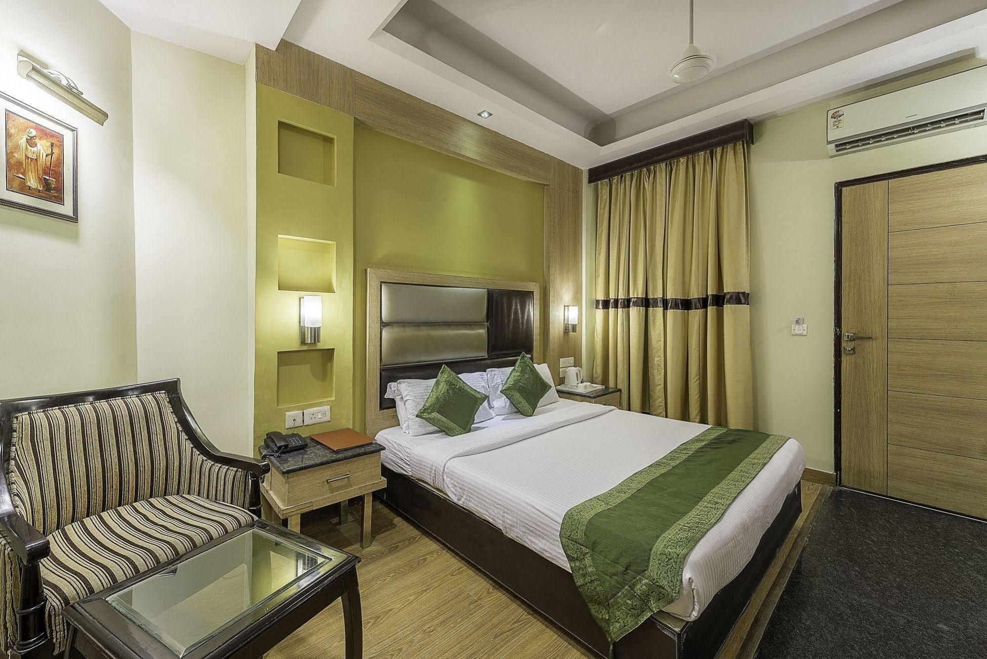 Hotel Srinivas The Royal Residence,