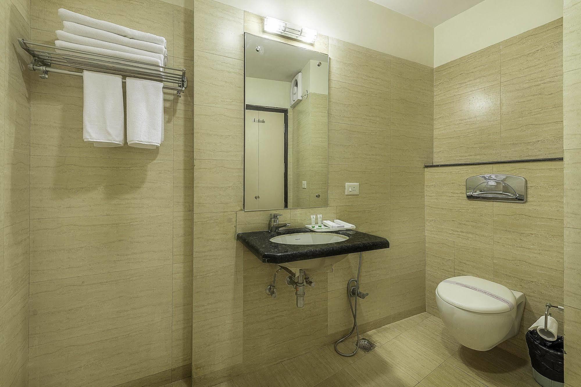 Hotel Srinivas The Royal Residence, 5*