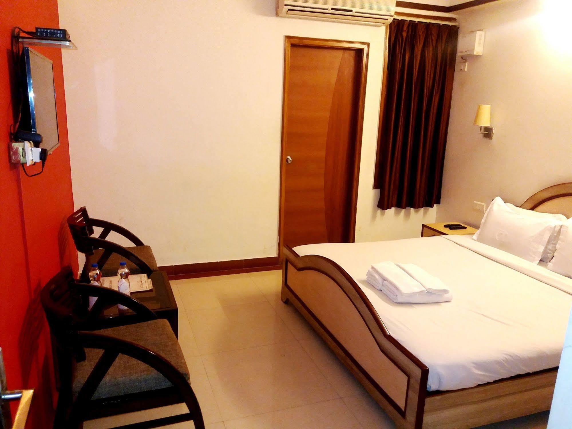 Kings Corner Hotel