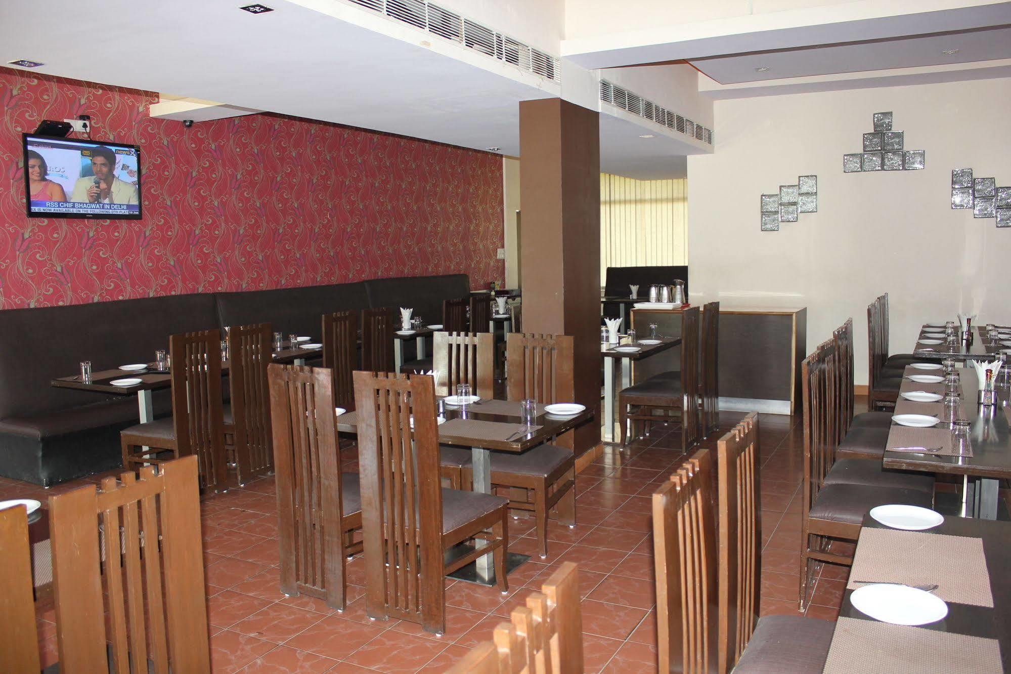 Hotel Savi Regency Jaipur