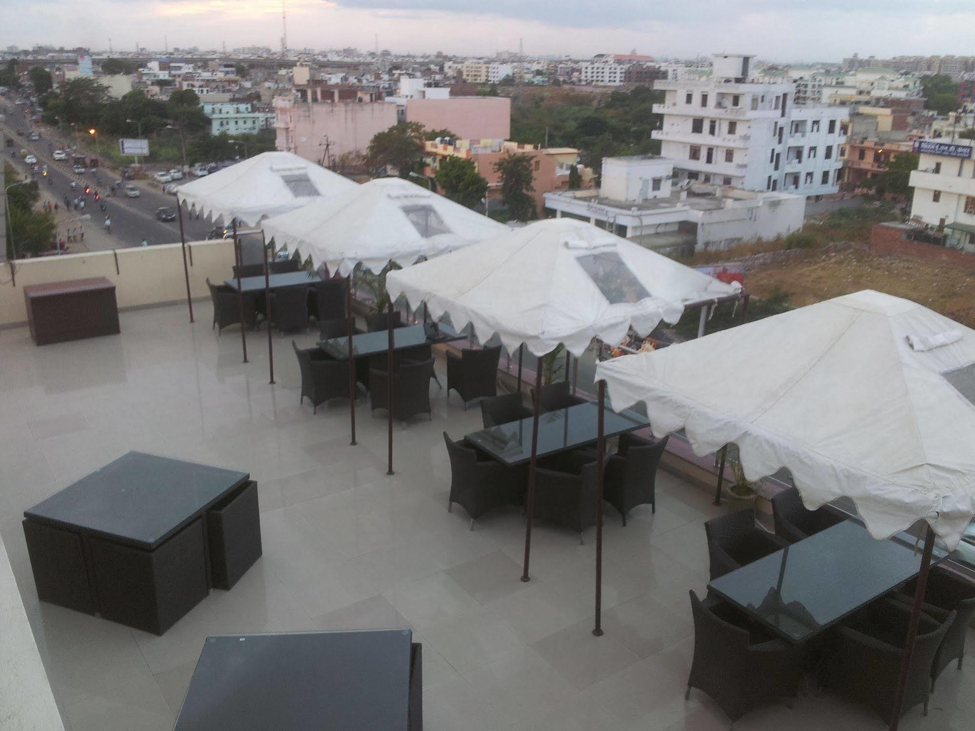 Hotel Savi Regency 2*