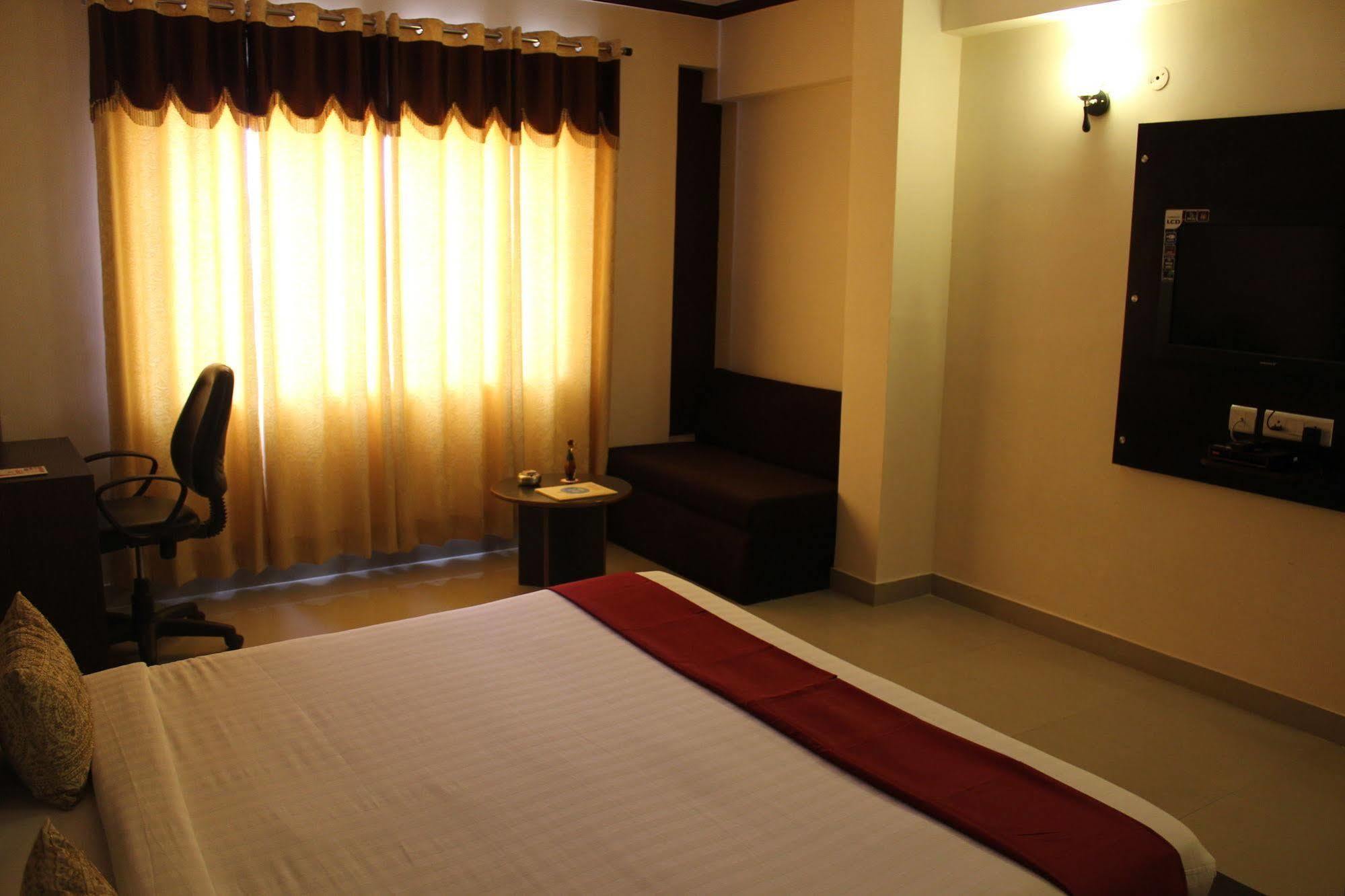 Hotel Savi Regency 2*