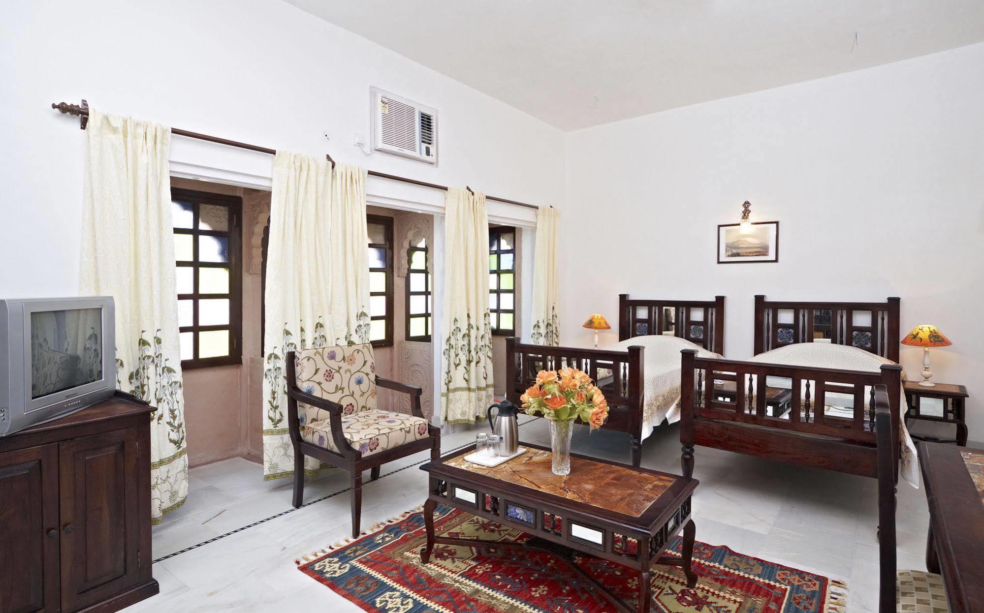 Mahal Khandela Hotel 2*