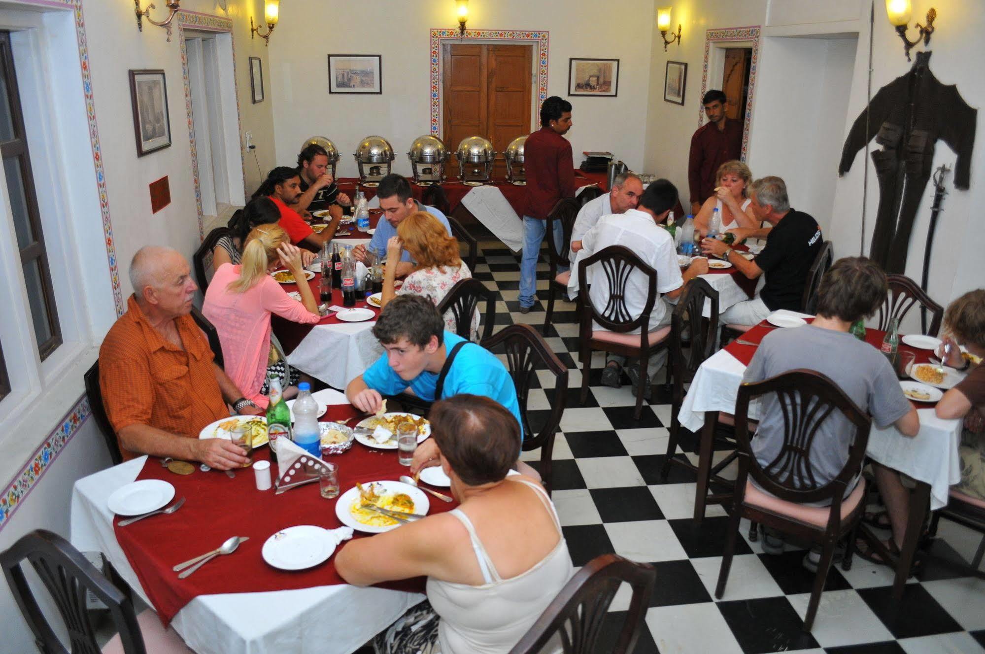 Hotel Mahal Khandela