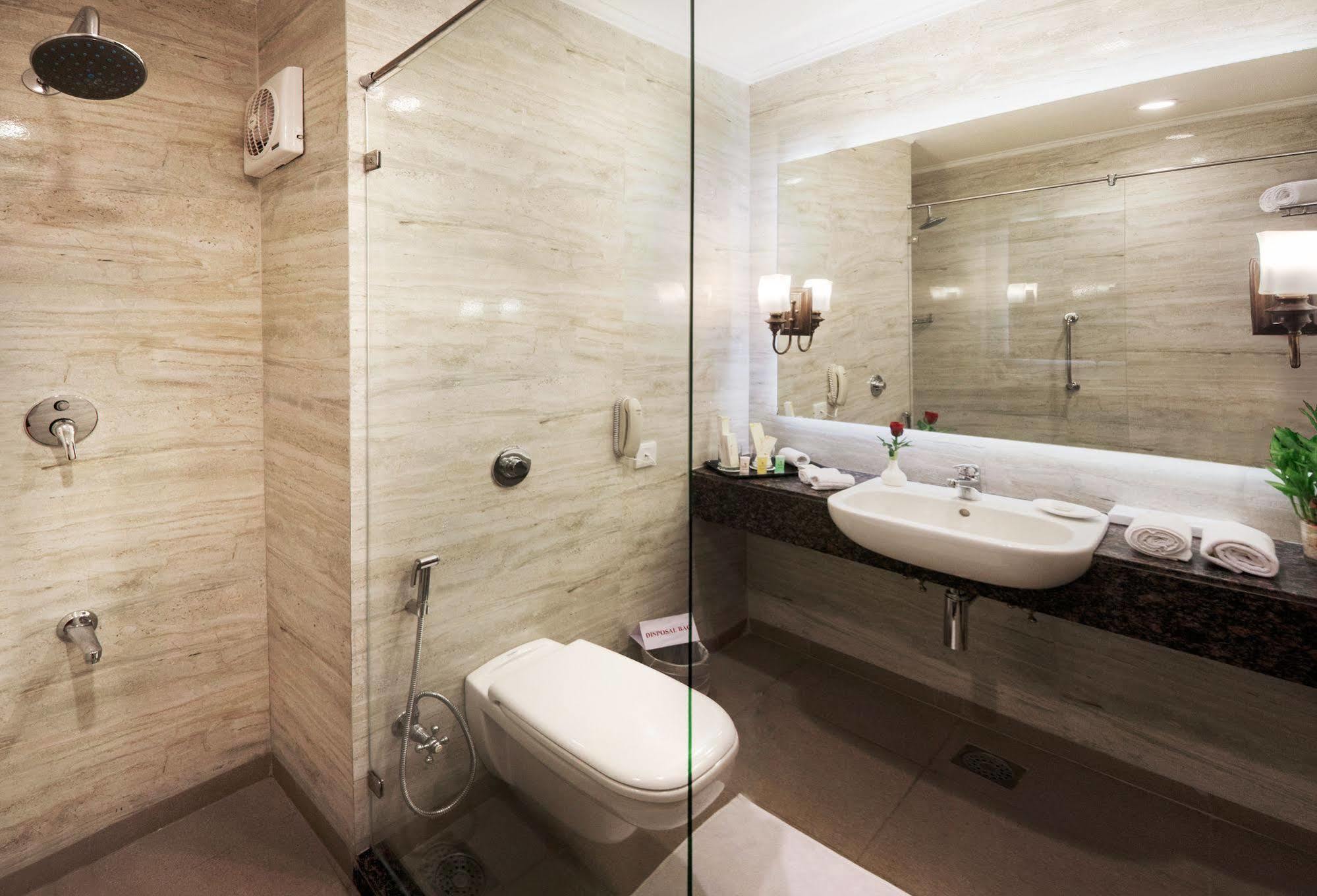 Kk Royal & Convention Centre Hotel 4*
