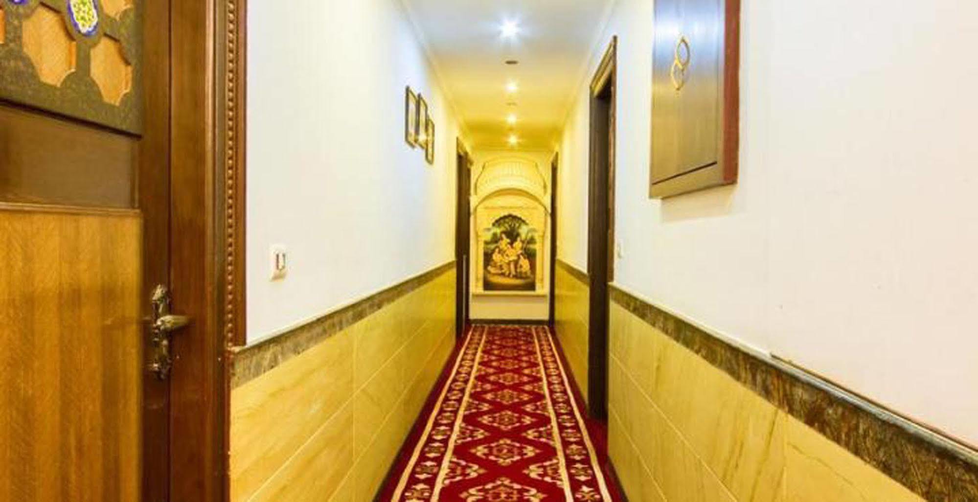 Nahargarh Haveli-near Train Station Metro 3*