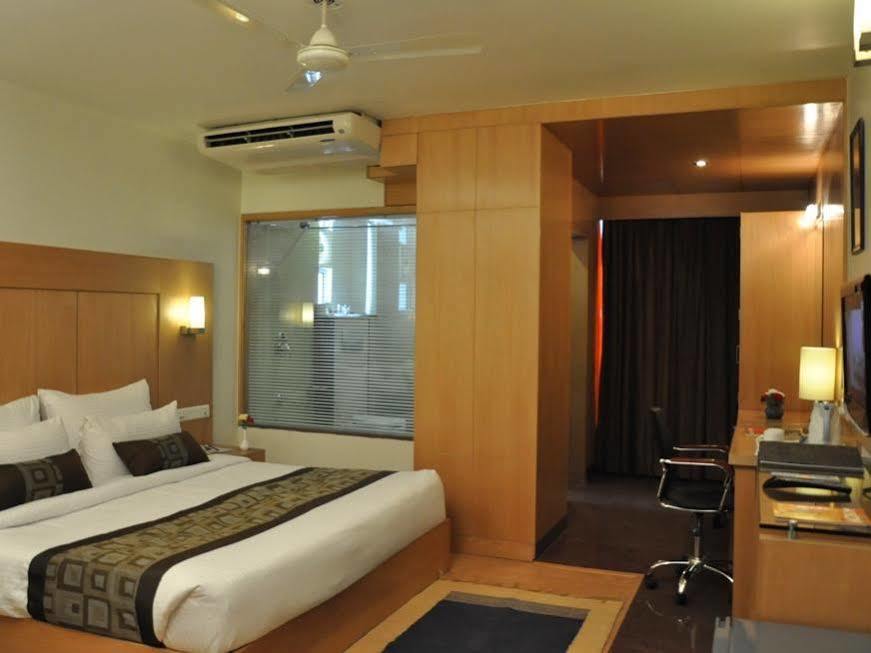 Cm-a Luxury Boutique Hotel