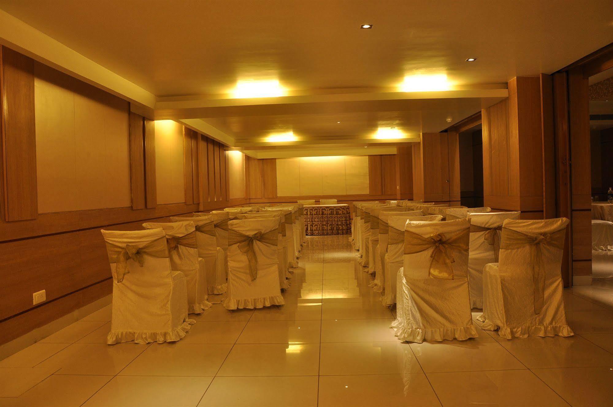 Cm-a Luxury Boutique Hotel
