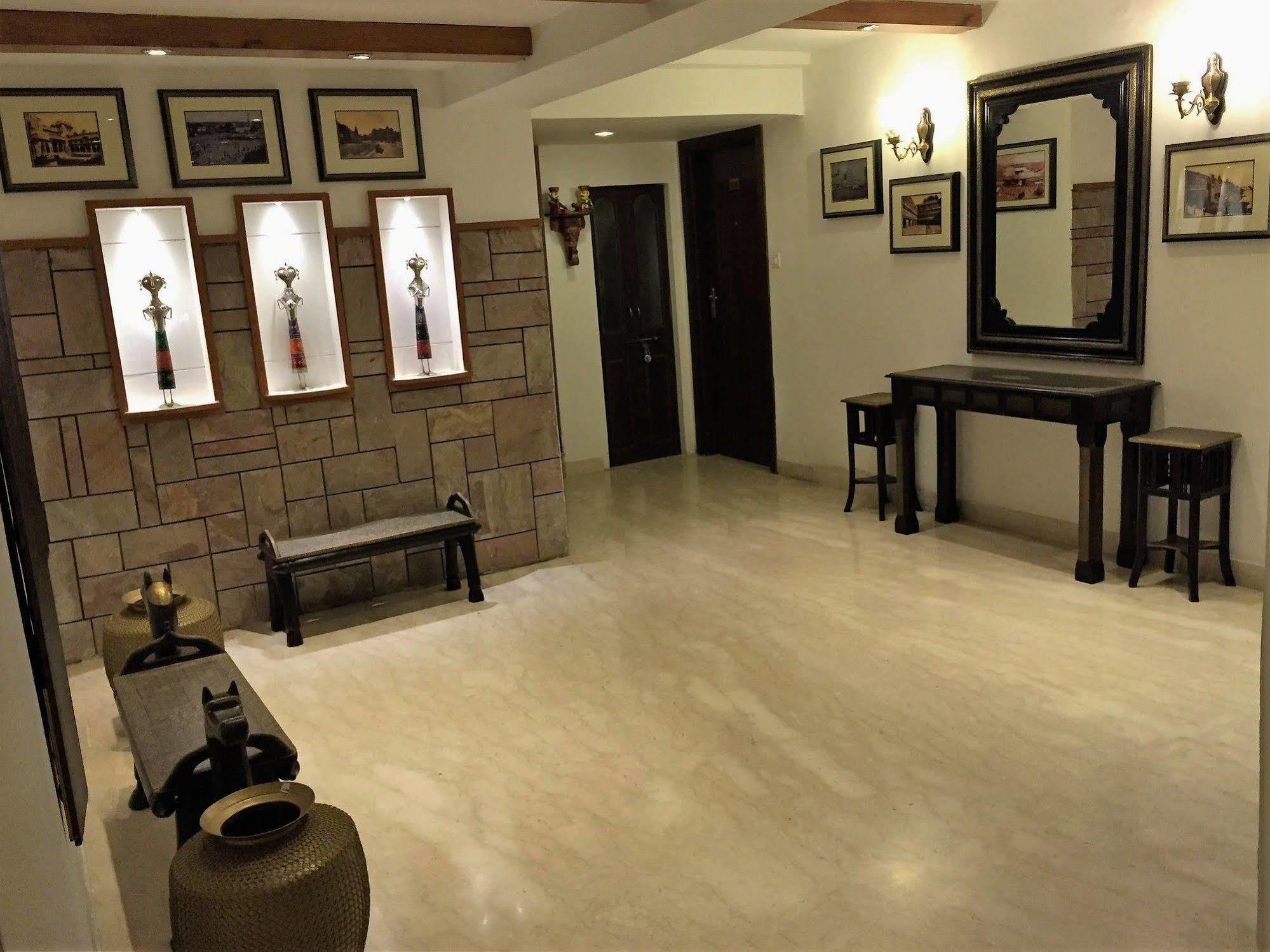 Ratnawali - A Vegetarian Heritage Hotel Jaipur