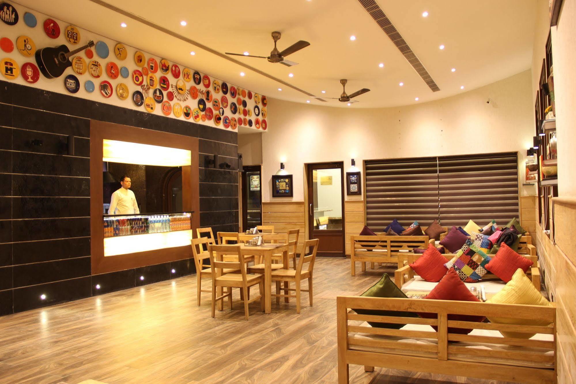Ratnawali - A Vegetarian Heritage Hotel