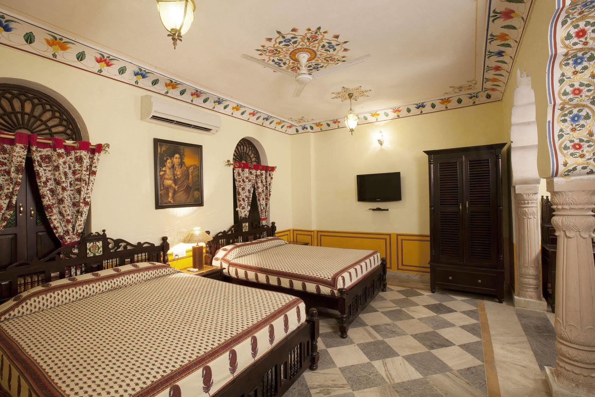 Bissau Palace 3*