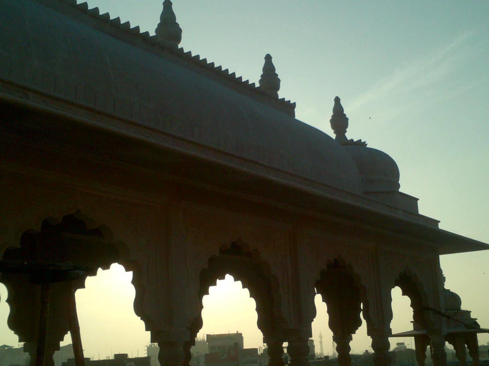Ram Singh Palace Hotel 2*