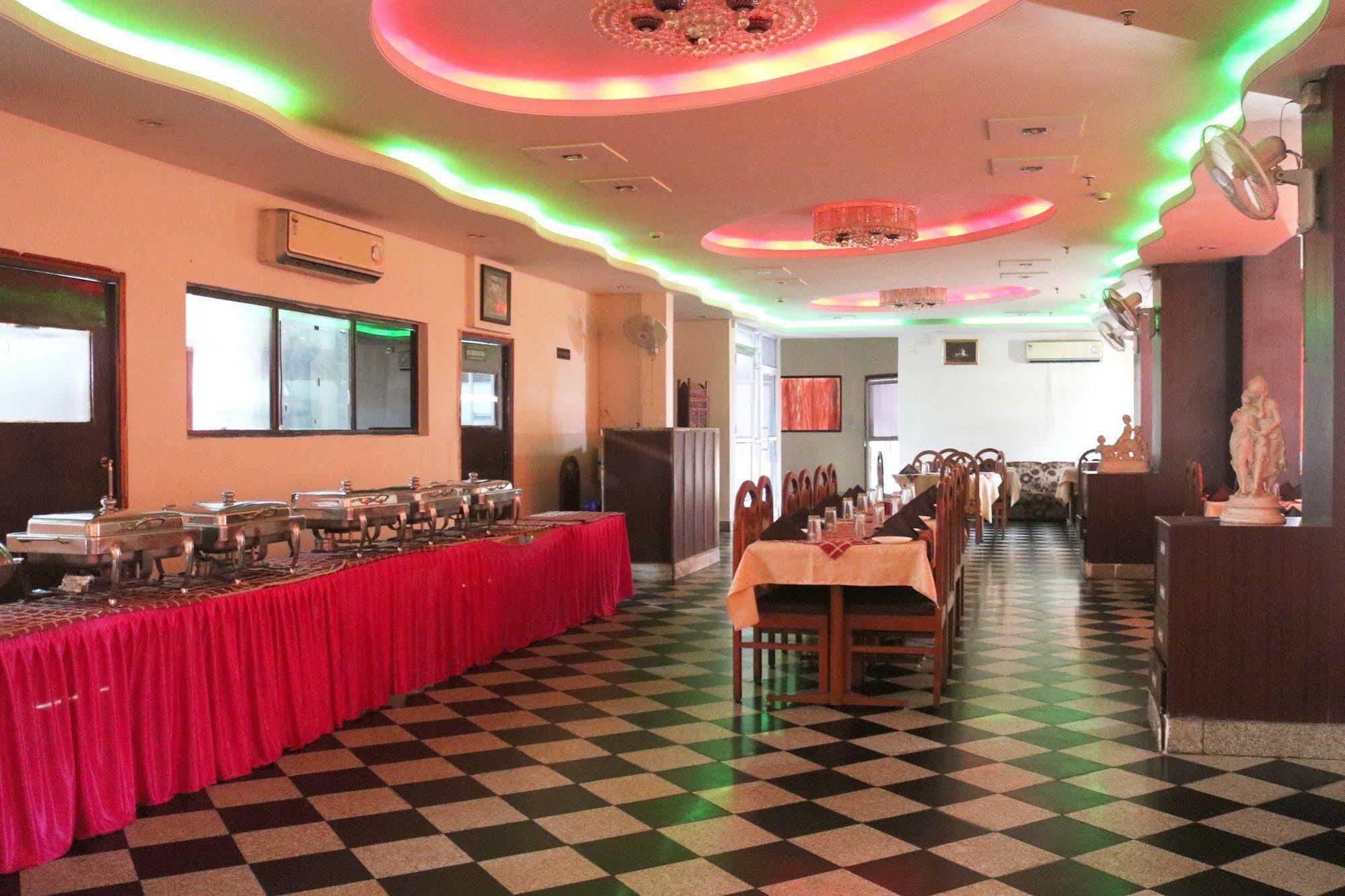 Fabhotel Amer Heritage Hotel