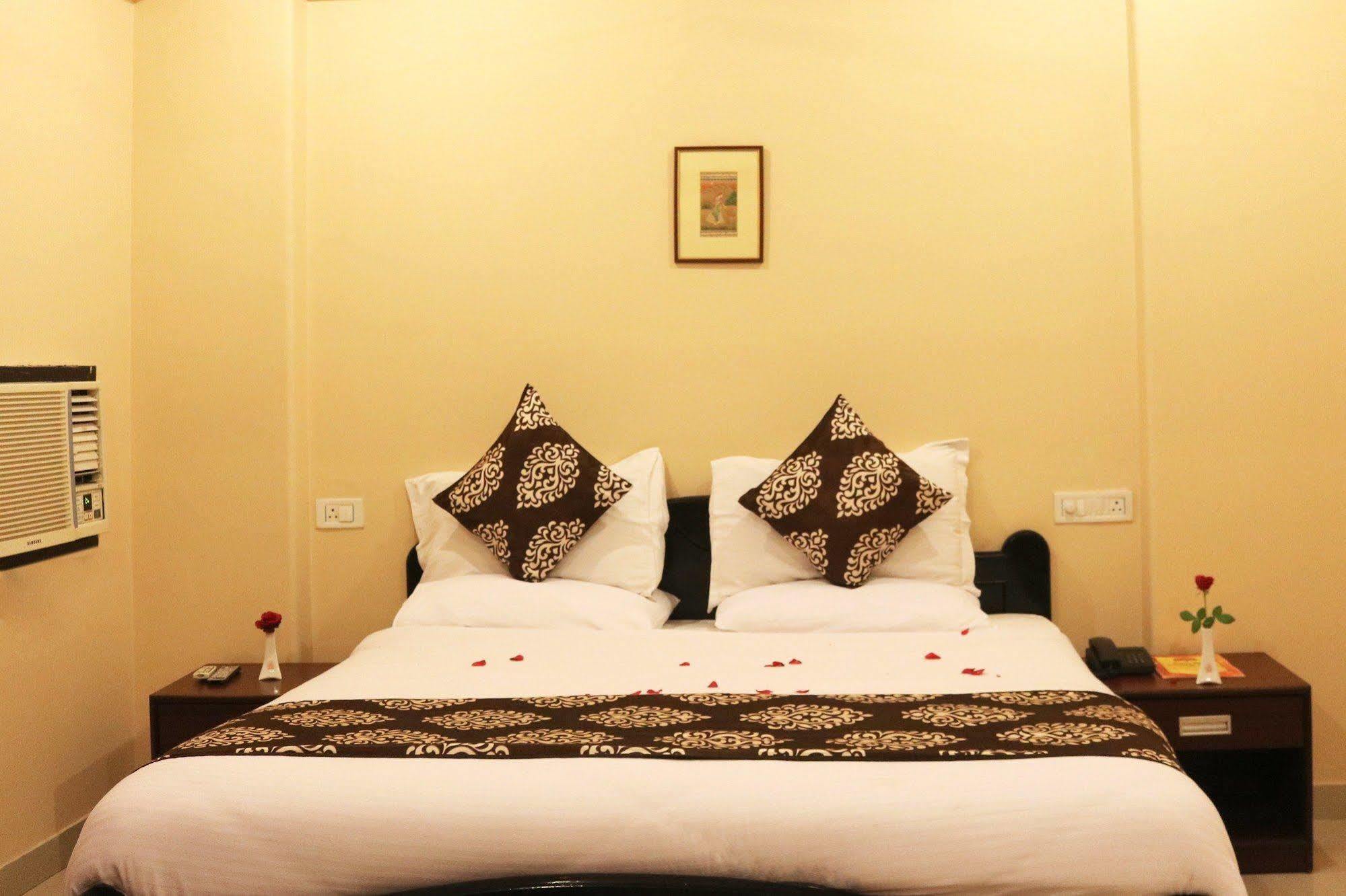 Fabhotel Amer Heritage