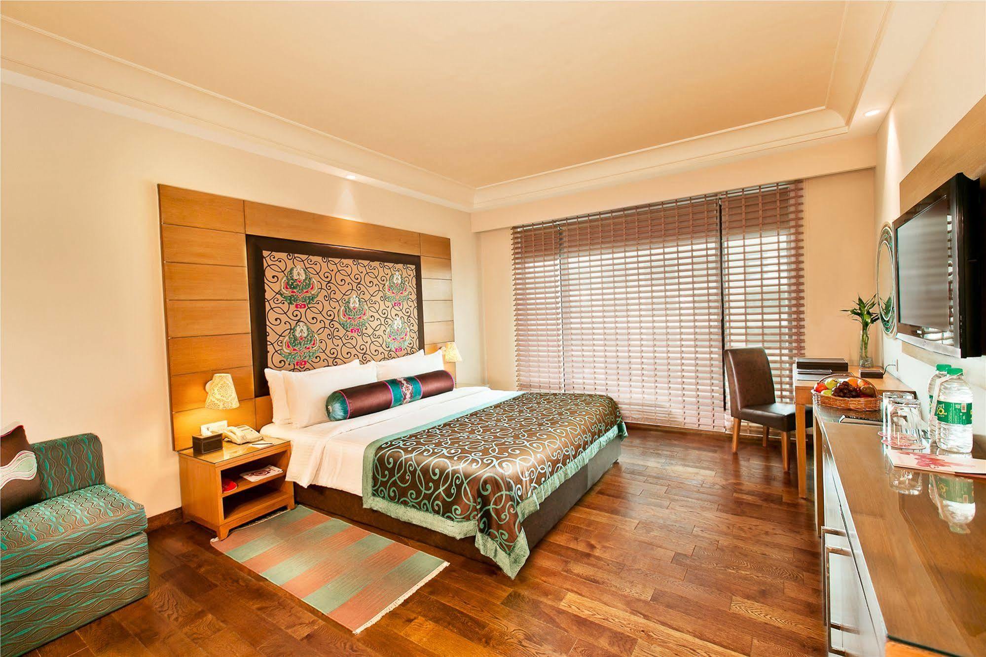 The Lalit 5*