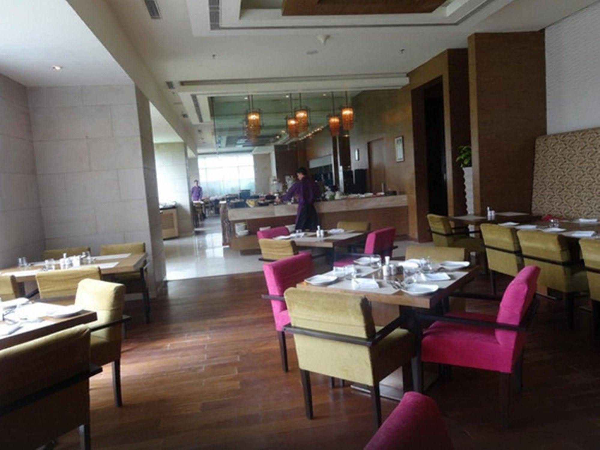 Royal Orchid Jaipur, Bani Park 4*