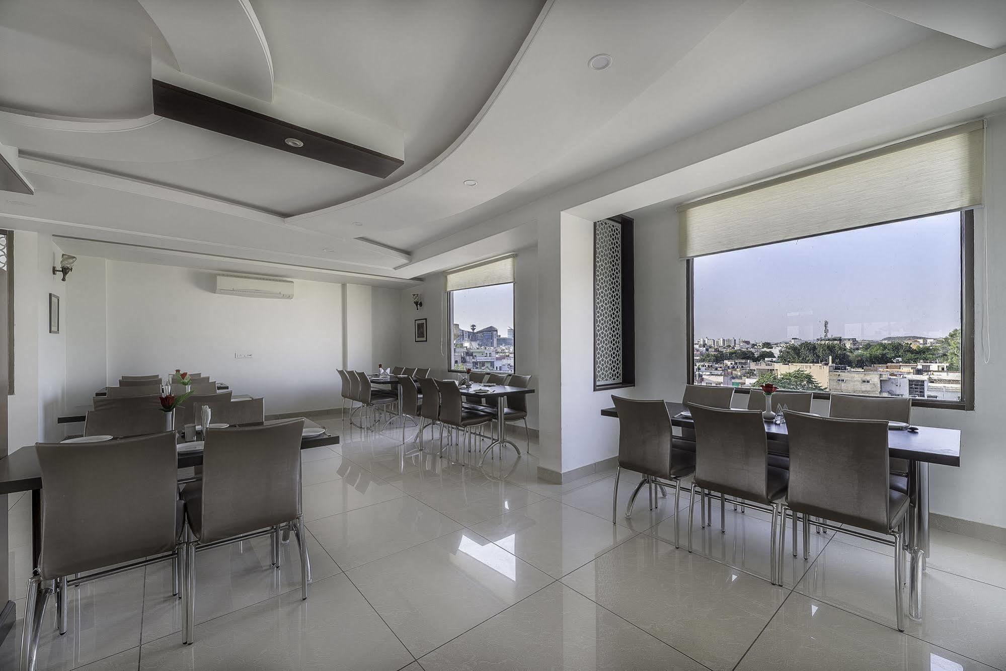 Treebo Signature Malviya Nagar Inn