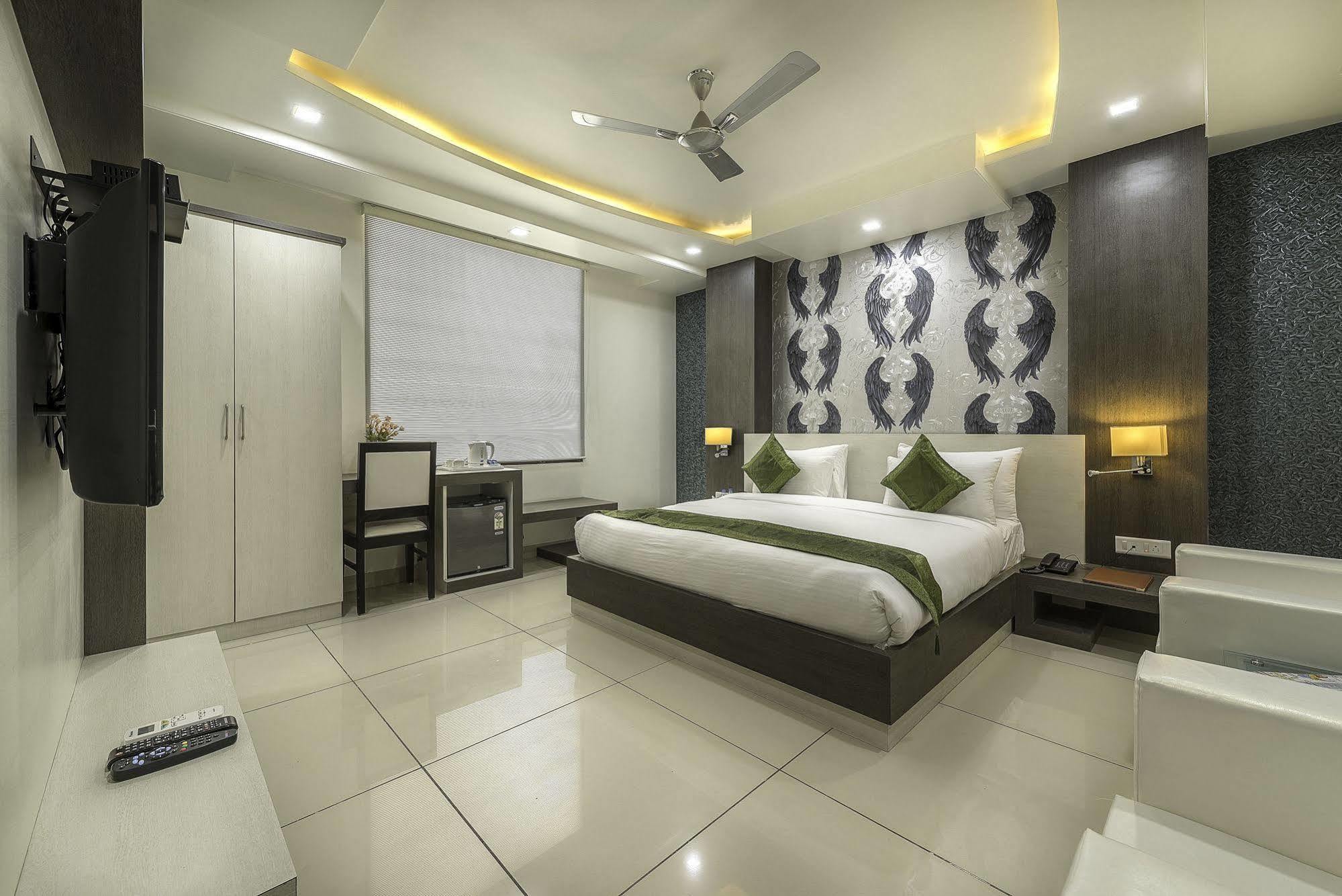Treebo Signature Malviya Nagar Inn